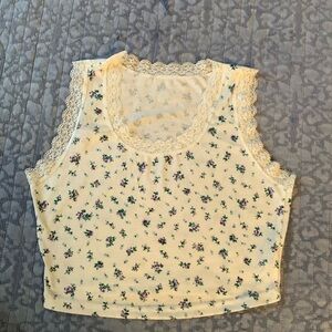 Romwe Floral & Lace Crop-Top